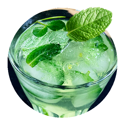 Erfrischendes Getränk mit Pfefferminze